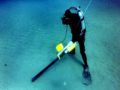 海中部ケーブル探査