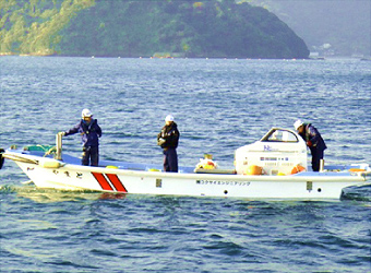 先取りロープとケーブル先端の繋ぎ作業