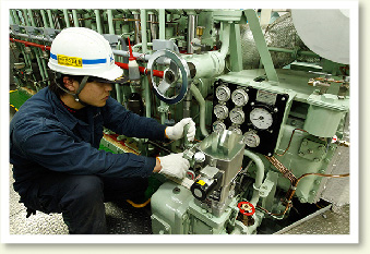 メインエンジン操作作業